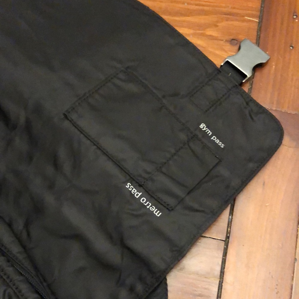 Lululemon black laptop Urban Yogini bag. EUC - Picture 5 of 11